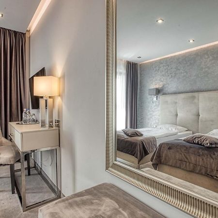 Hotel Bialy Dom Ρίμπνικ Εξωτερικό φωτογραφία