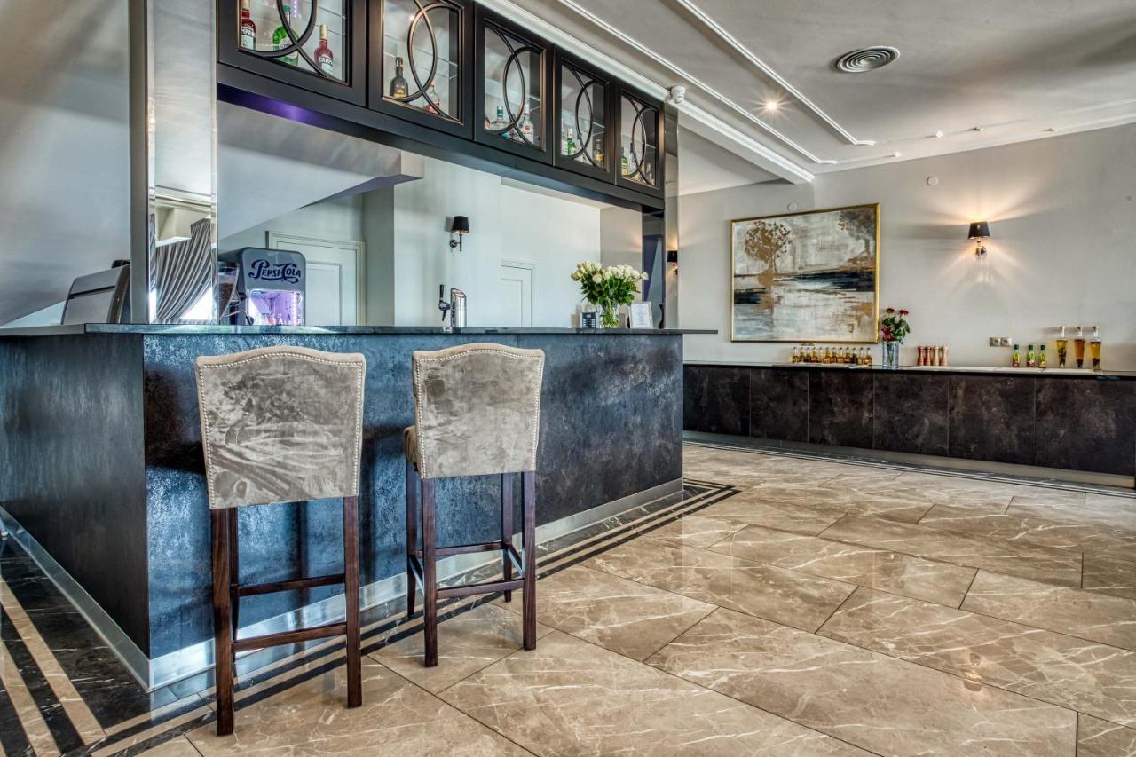 Hotel Bialy Dom Ρίμπνικ Εξωτερικό φωτογραφία