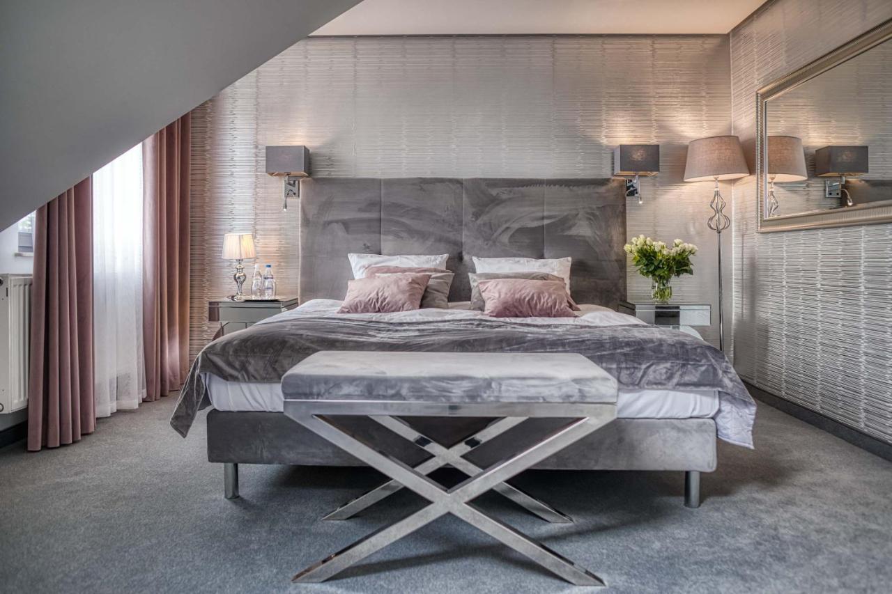 Hotel Bialy Dom Ρίμπνικ Εξωτερικό φωτογραφία