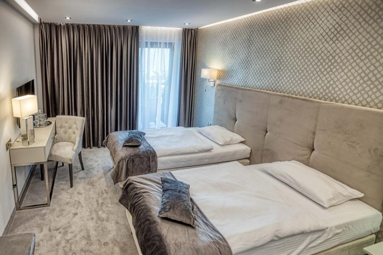 Hotel Bialy Dom Ρίμπνικ Εξωτερικό φωτογραφία